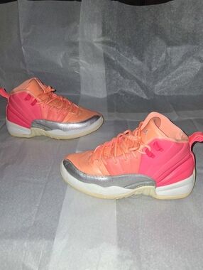 Air Jordan 12 Retro Sunrise Sneakers, Women 8.5 = 7Y